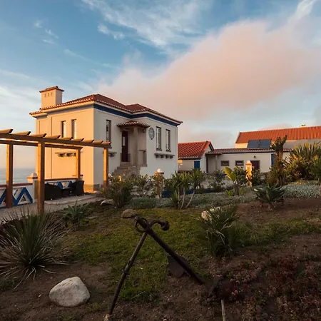 O Amorzinho Sintra Bed & Breakfast *