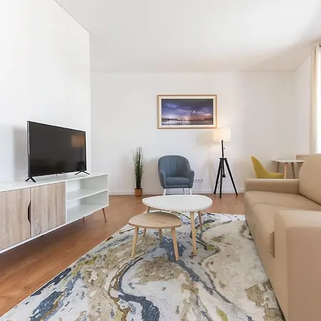 Flower Lux Iii Apartment