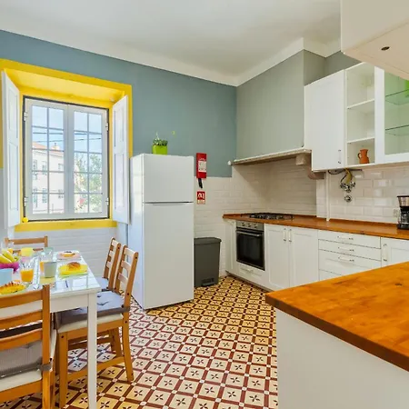 Apartamento A Casa Amarela De *