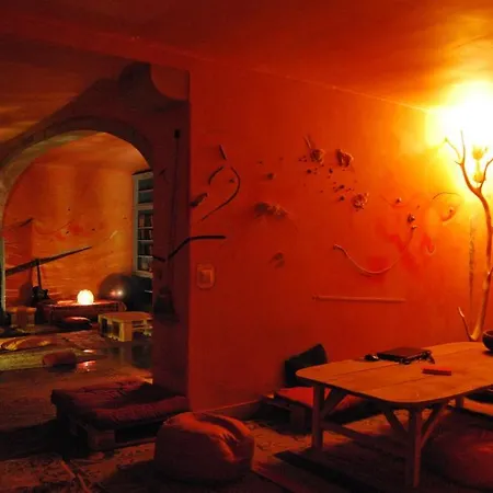 Almaa Albergue *