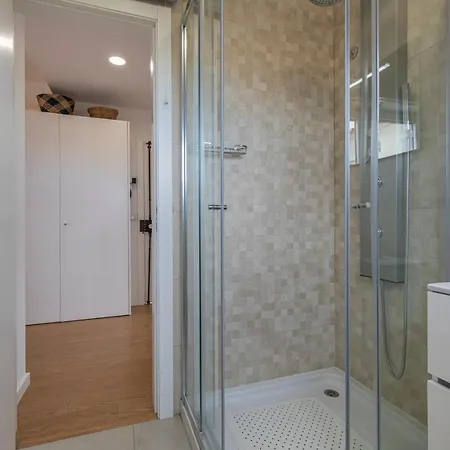 Lovelystay - Mountain View Apartment