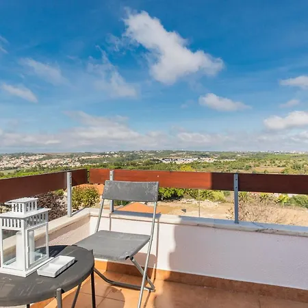 Lovelystay - Mountain View Apartment Sintra