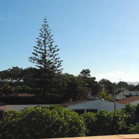 Holiday home Joivy 3-Br Cottage With Terrace And Garden In Colares