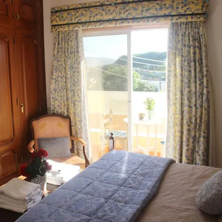 Castelinho Carrascal Summer Apt & Heated Pool Homestay *