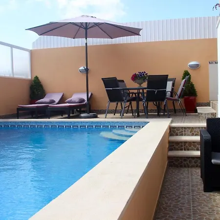 Castelinho Carrascal Summer Apt & Heated Pool Homestay *