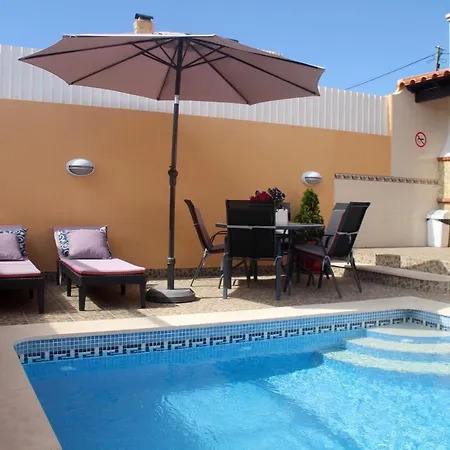 Castelinho Carrascal Summer Apt & Heated Pool *