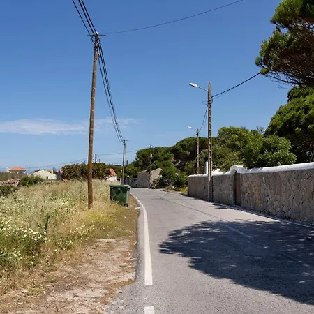 Holiday home Joivy 3-Br Cottage With Terrace And Garden In Colares