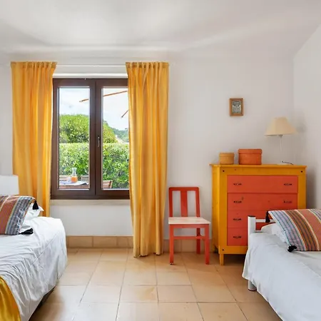 Holiday home Joivy 3-Br Cottage With Terrace And Garden In Colares