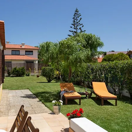 Joivy 3-Br Cottage With Terrace And Garden In Colares Holiday home Sintra