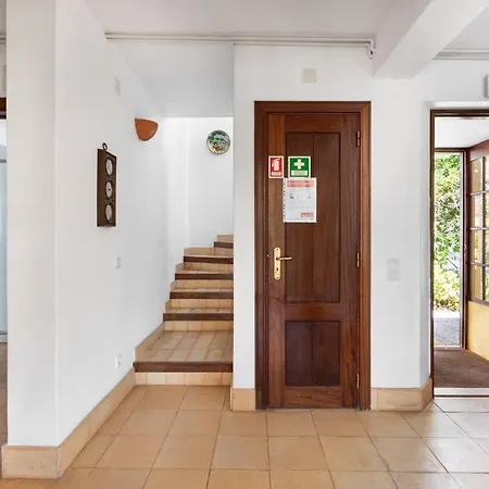 Joivy 3-Br Cottage With Terrace And Garden In Colares *