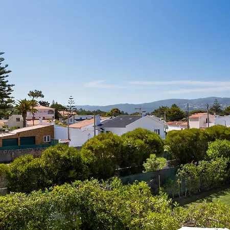 Holiday home Joivy 3-Br Cottage With Terrace And Garden In Colares *