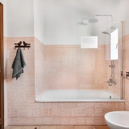 Holiday home Joivy 3-Br Cottage With Terrace And Garden In Colares Sintra