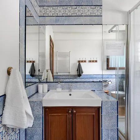 Joivy 3-Br Cottage With Terrace And Garden In Colares *