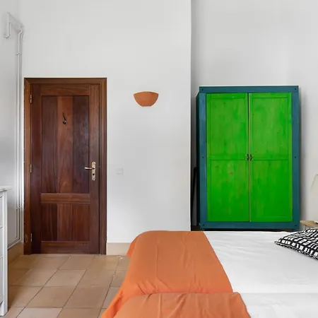 Holiday home Joivy 3-Br Cottage With Terrace And Garden In Colares