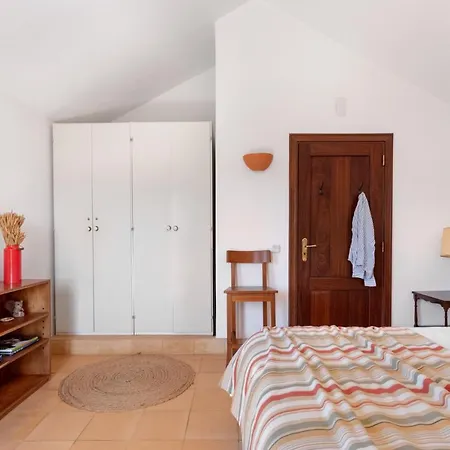 Holiday home Joivy 3-Br Cottage With Terrace And Garden In Colares Sintra