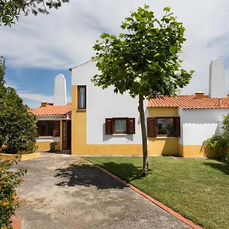 Joivy 3-Br Cottage With Terrace And Garden In Colares *