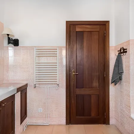 Holiday home Joivy 3-Br Cottage With Terrace And Garden In Colares *