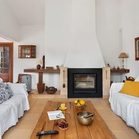 Joivy 3-Br Cottage With Terrace And Garden In Colares Holiday home