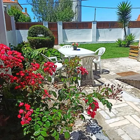 House With Garden Holiday home *