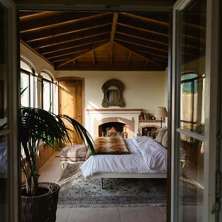 Villa Monserrate - Country