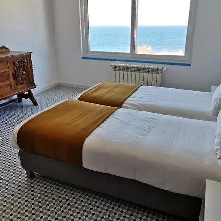 Guest house Mega Ocean Magoito - - Sintra