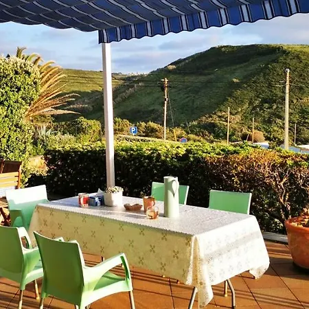 Guest house Mega Ocean Magoito - - *
