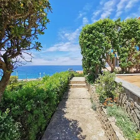 Guest house Mega Ocean Magoito - - Sintra