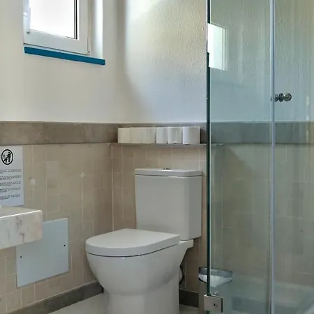 Guest house Mega Ocean Magoito - -