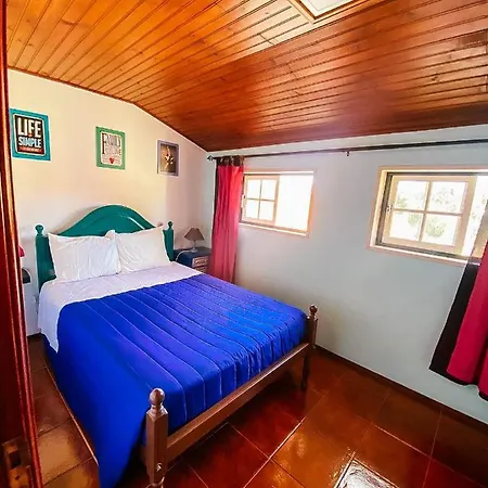A Casa Amarela Apartment *