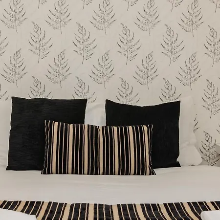Apartment Elegant In Center By Lovelystay Sintra