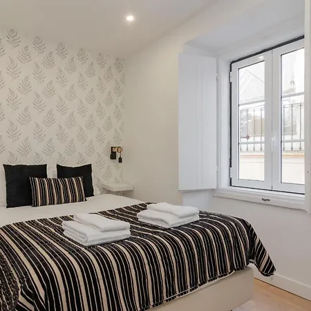 Apartment Elegant In Center By Lovelystay