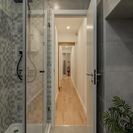 Apartment Elegant In Center By Lovelystay