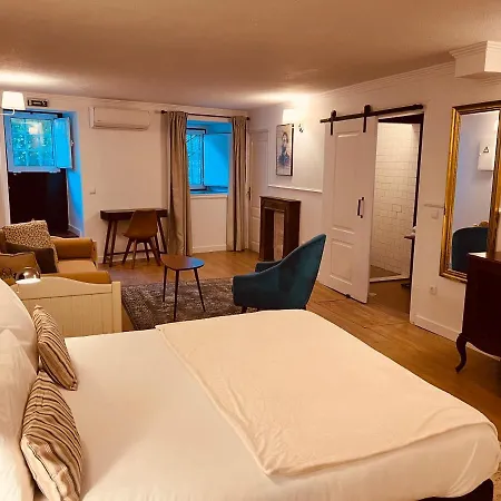 Sintra1012 Boutique Alojamento de Acomodação e Pequeno-almoço 3*