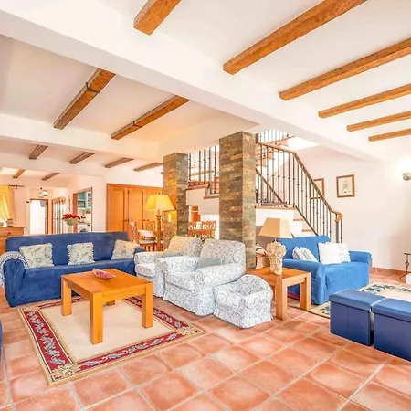 Guestready - Amazing Family Retreat In *