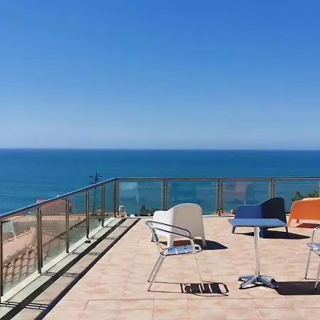 Guest house Mega Ocean Magoito - -