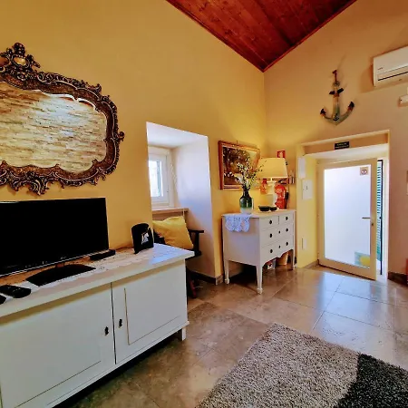 Casa Azenhas By Lisbon Village Holiday home *