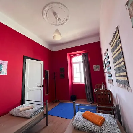 Meraki Hostel *