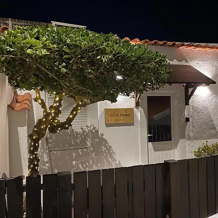Azenhas Do Mar Cliffs House Sintra