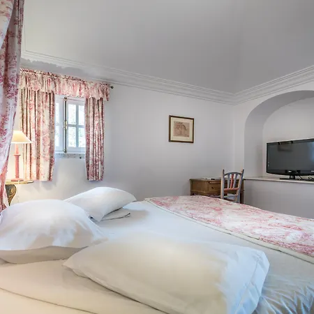 Lawrences Hotel
