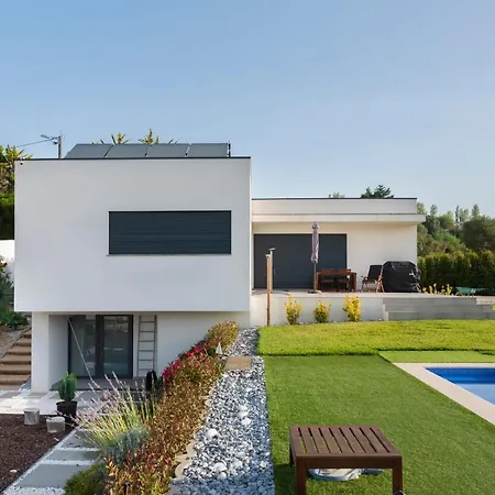Amazing Retreat W/ Pool By Lovelystay Holiday home Sintra