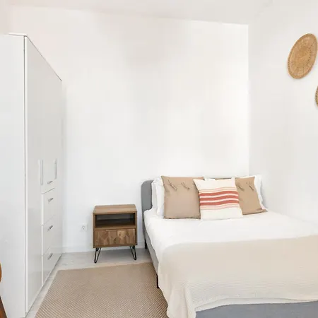 Apartment Retreat Residences By Lovelystay *