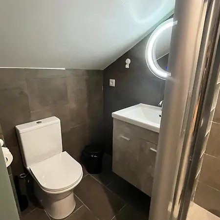 Homestay Sun House - Near - Kitchen - Pool *