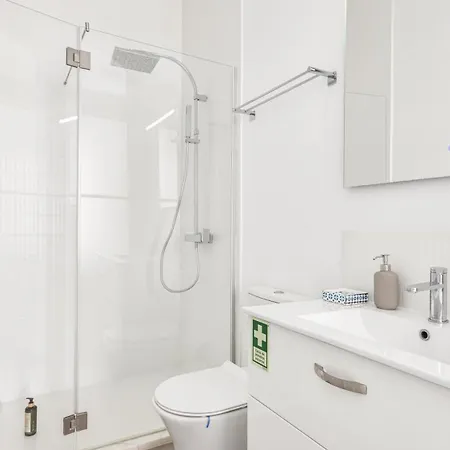 Retreat Residences By Lovelystay Apartment