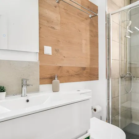 Retreat Residences By Lovelystay Apartment *