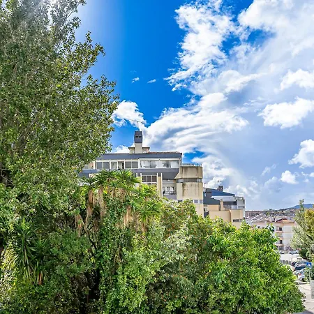 Nest - Near The Train To Lisbon And Holiday home *