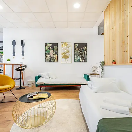 Nest - Near The Train To Lisbon And Holiday home