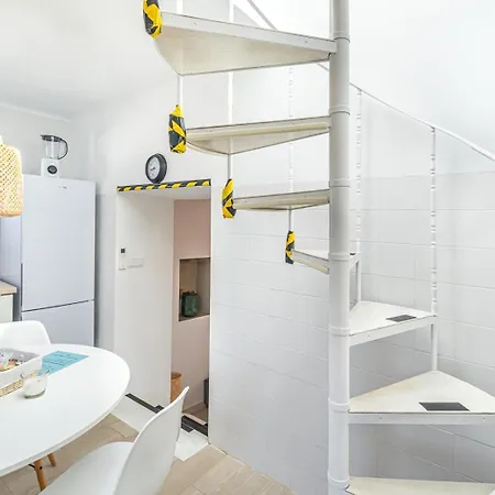 Azenhas Do Mar Cliffs House Sintra