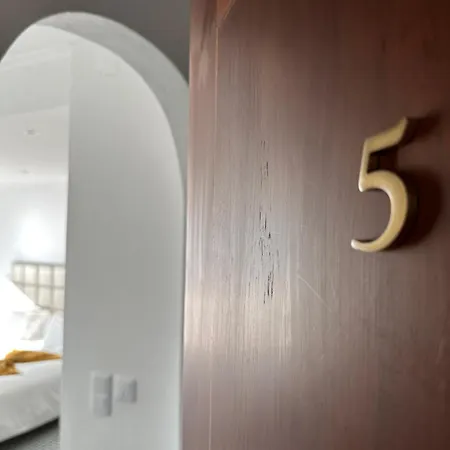 Guest house Mega Ocean Magoito - - Sintra