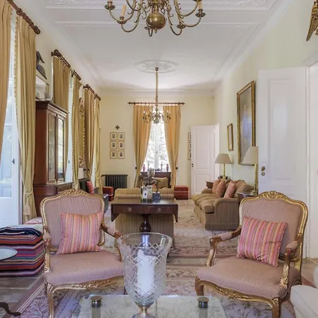 Luxurious Royal Estate In Historic Paradise