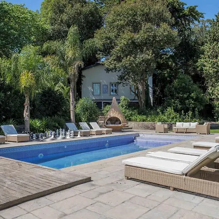 Luxurious Royal Estate In Historic Paradise Villa